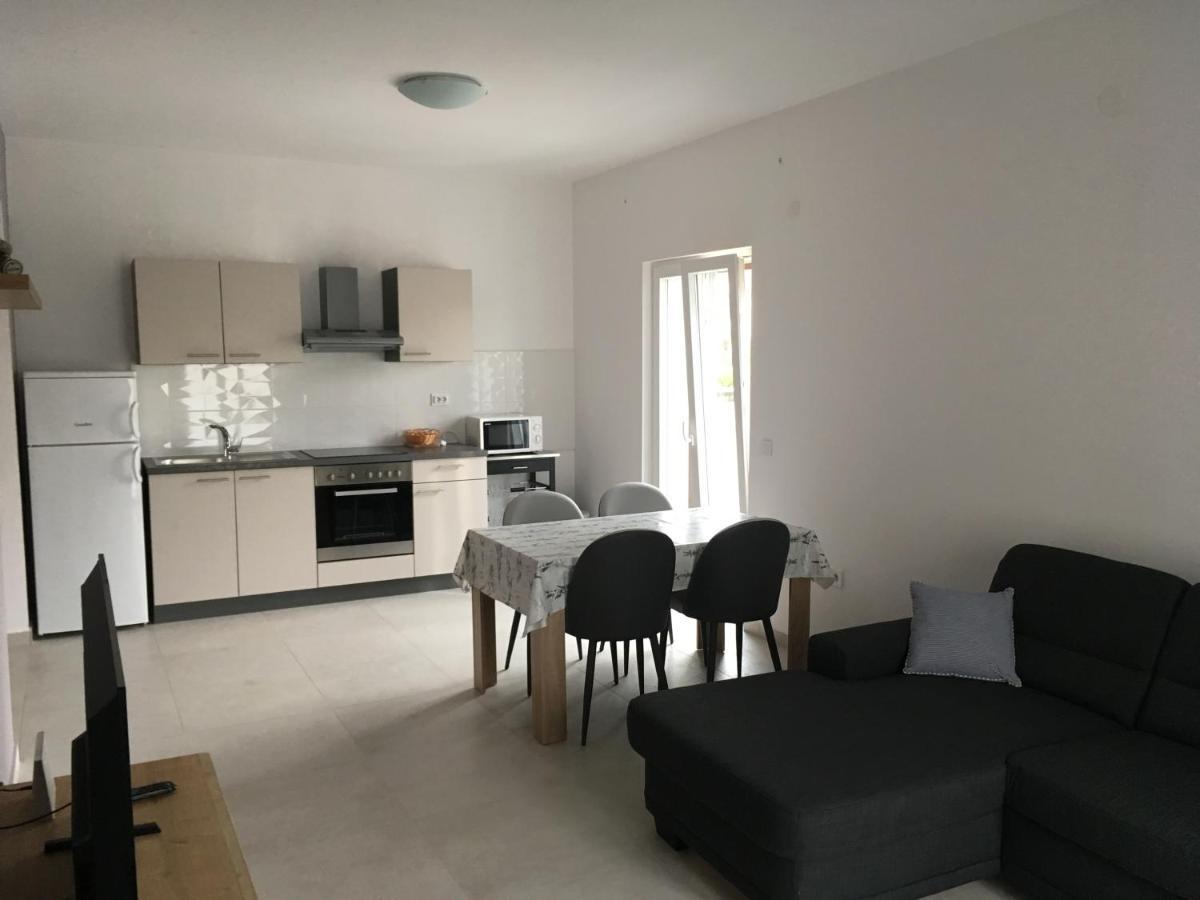Apartment Urem Biograd Na Moru Esterno foto