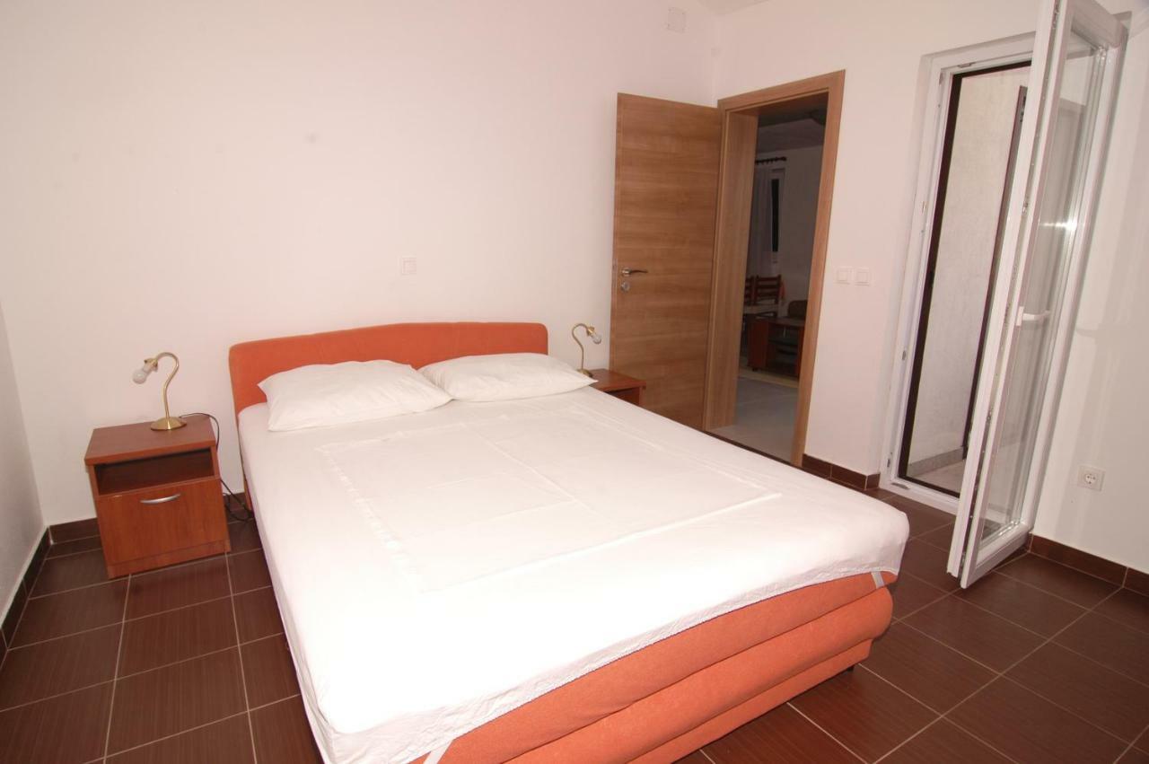 Apartment Urem Biograd Na Moru Esterno foto